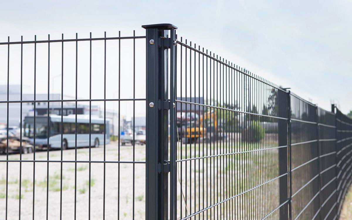 Eck-Zaunpfosten Typ VAP - mit Profil-Abdeckleiste